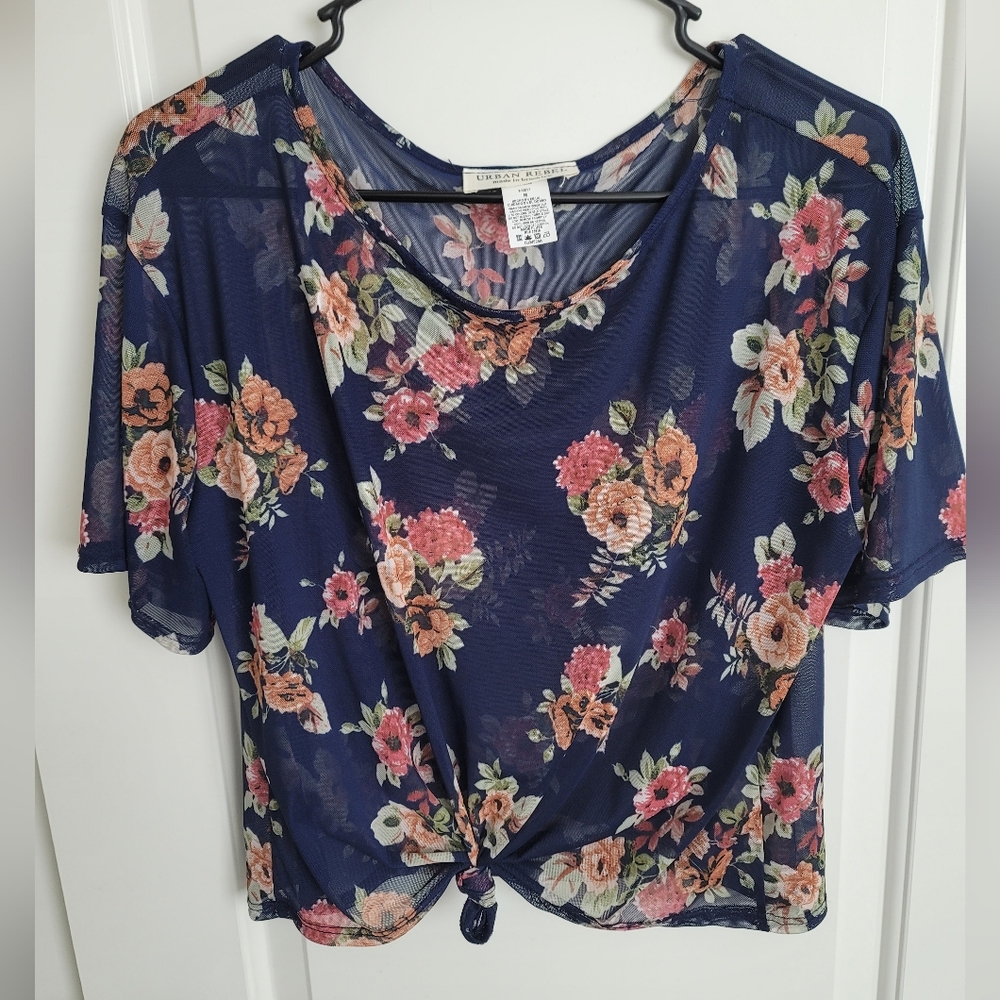 Urban rebel crop top